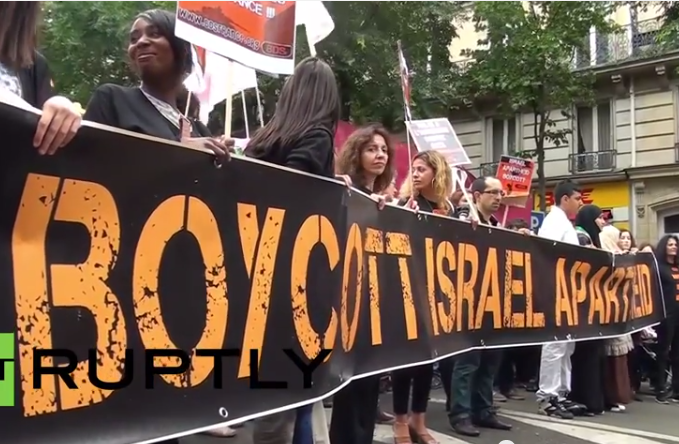 BDS banner at attack on Paris Synagogue 7-13-2014