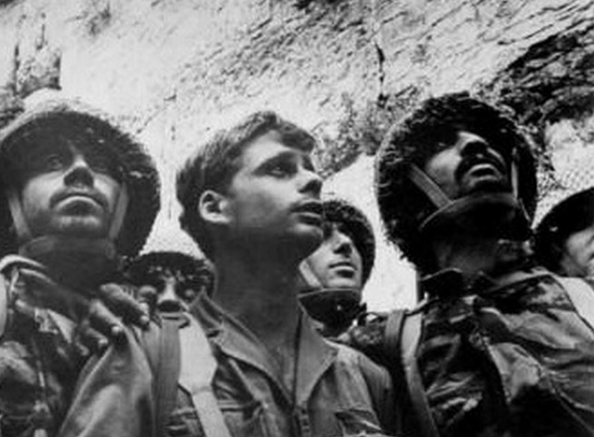 Israeli Paratroopers at Western Wall