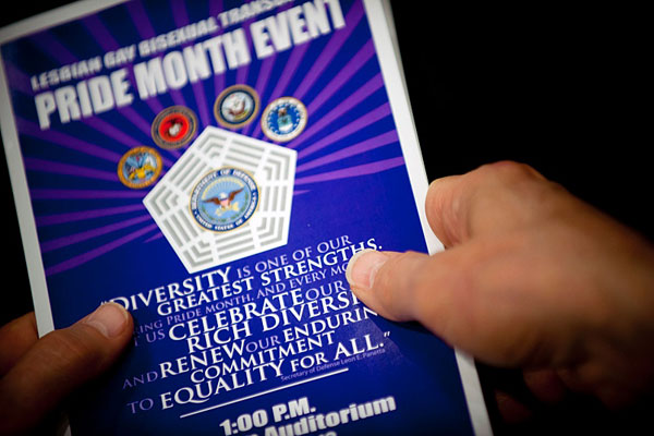 public domain http://www.military.com/daily-news/2016/09/16/navy-to-hold-all-hands-training-webinars-new-transgender-policy.html