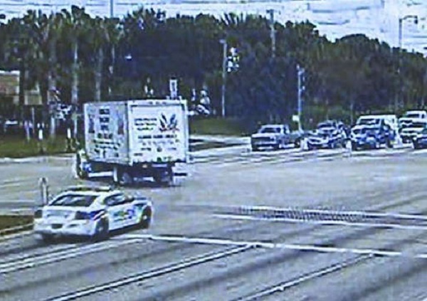 http://www.wtsp.com/news/local/officer-gives-himself-a-citation-for-running-red-light/341606707