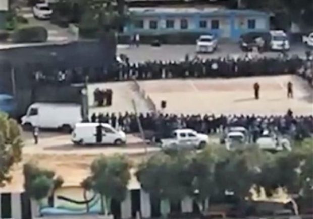 https://www.i24news.tv/en/news/international/middle-east/146172-170525-gaza-news-agency-live-streams-public-executions-of-hamas-commander-s-killers