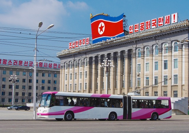 https://commons.wikimedia.org/wiki/File:Pyongyang_Trolly_Buses_(11418780435).jpg