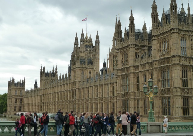 https://commons.wikimedia.org/wiki/File:A_Parlament_k%C3%B6zelr%C5%91l_(A_closeup_of_the_Parliament)_-_panoramio.jpg