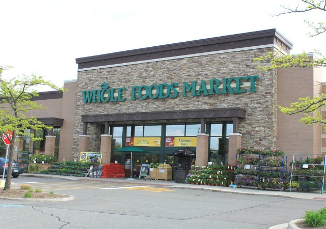 https://commons.wikimedia.org/wiki/File:WholeFoodsHeadquarters-2010-08-b.JPG